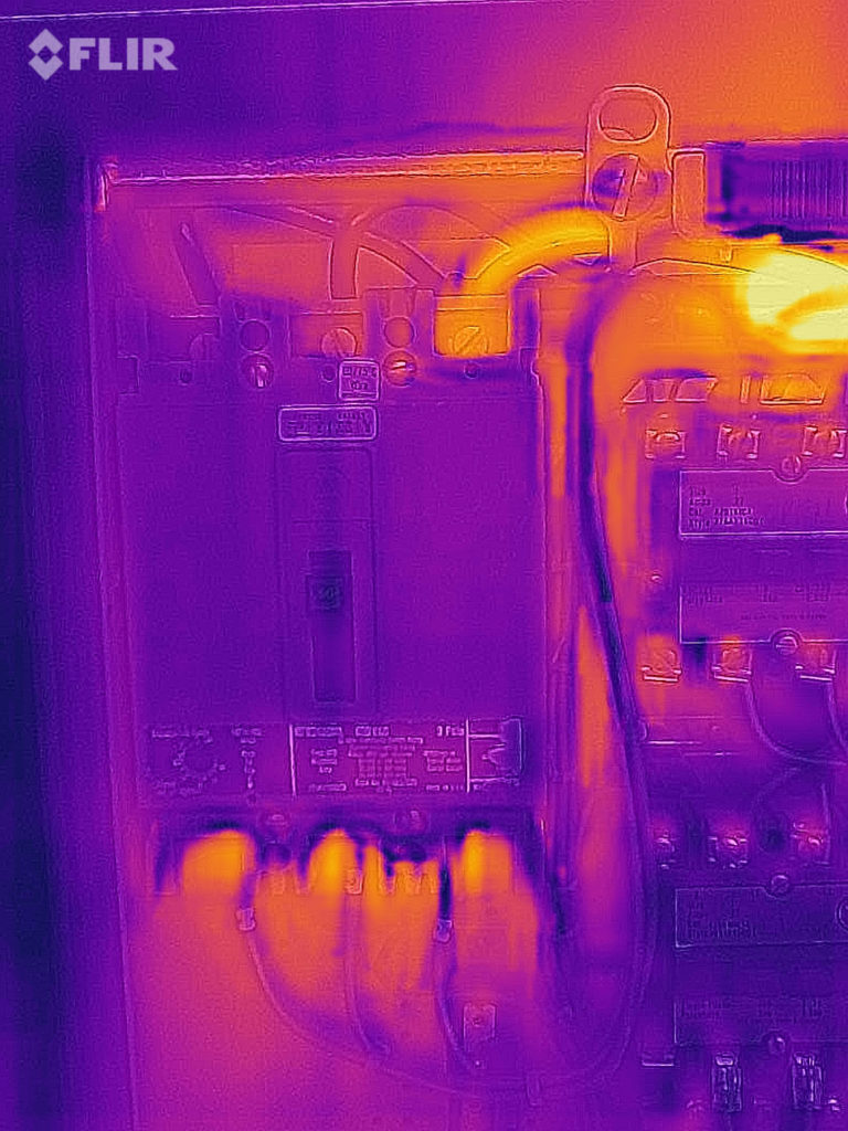 Thermal imaging attachment for smartphones