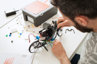 Arduino and MathWorks team up to offer students new Arduino Engineering Kit