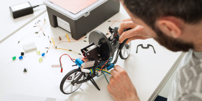 Arduino and MathWorks team up to offer students new Arduino Engineering Kit