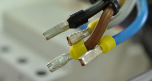 Electrical cable terminals