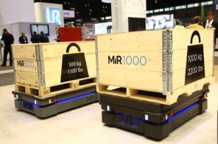 Mobile robot optimises internal logistics flow