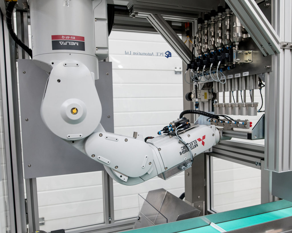 Robots take their pick in plastic moulding application