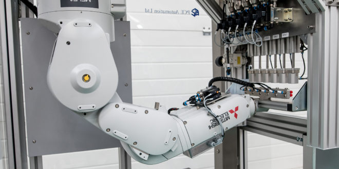 Robots take their pick in plastic moulding application