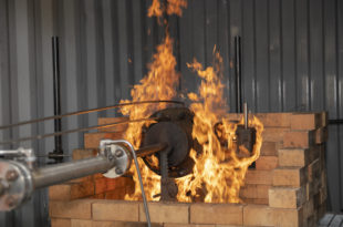 Eliminating corrosion risk in firesafe valves