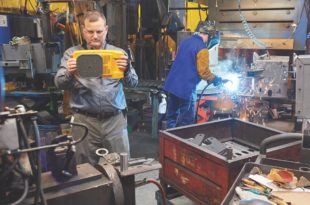 Quick identification of compressed air leaks