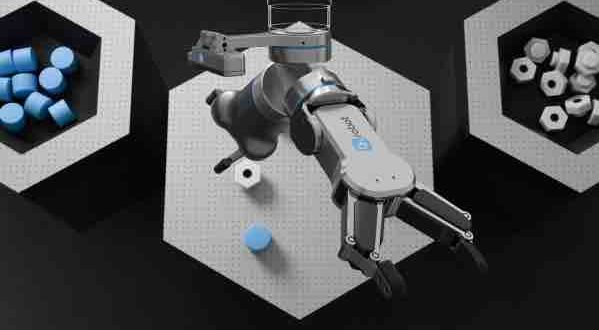 Robotic arm features 2.5D vision system