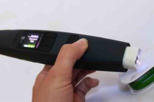 Handheld plasma treatment device