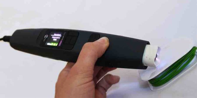 Handheld plasma treatment device